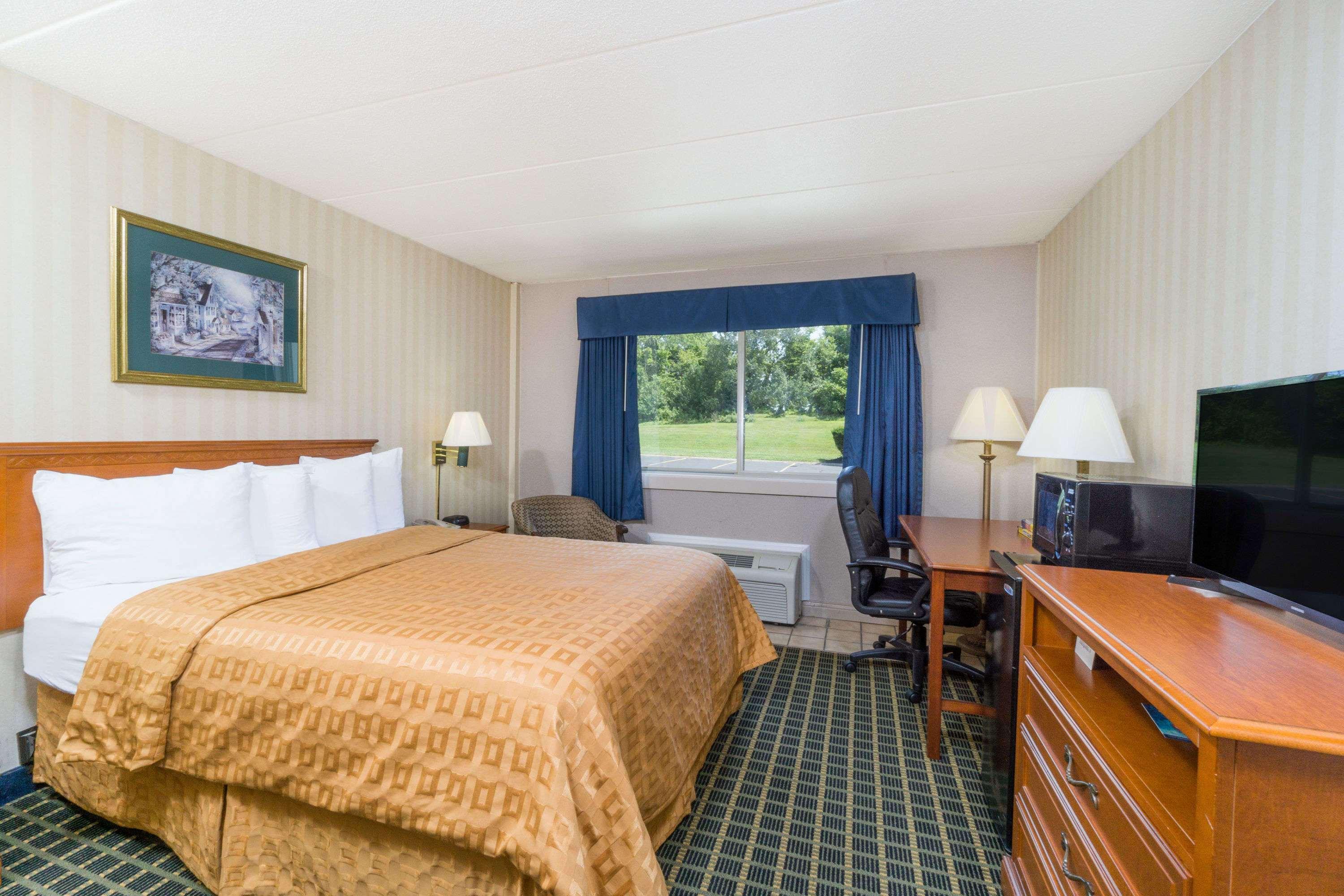 Days Inn By Wyndham Columbus East Airport Екстер'єр фото
