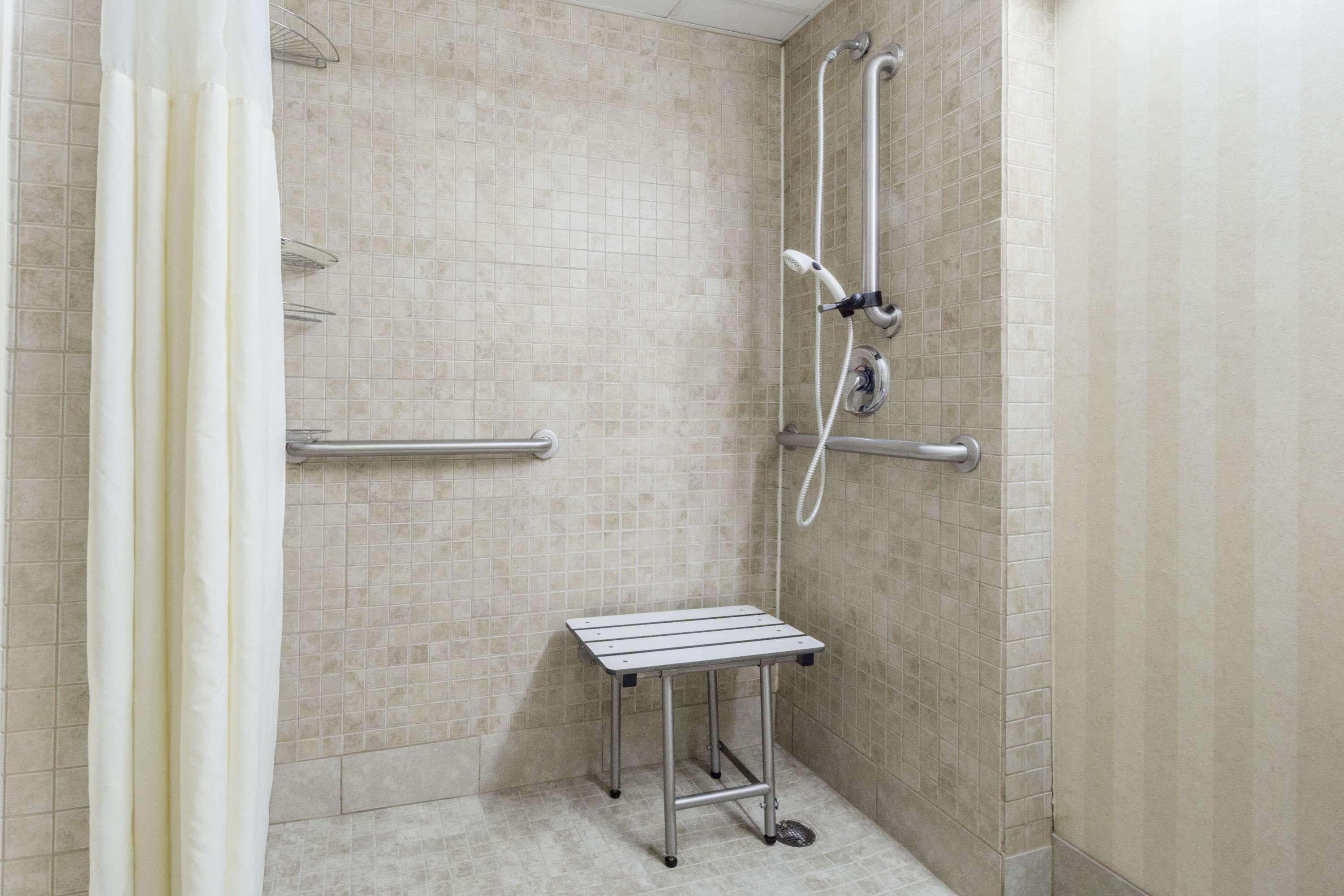 Days Inn By Wyndham Columbus East Airport Екстер'єр фото