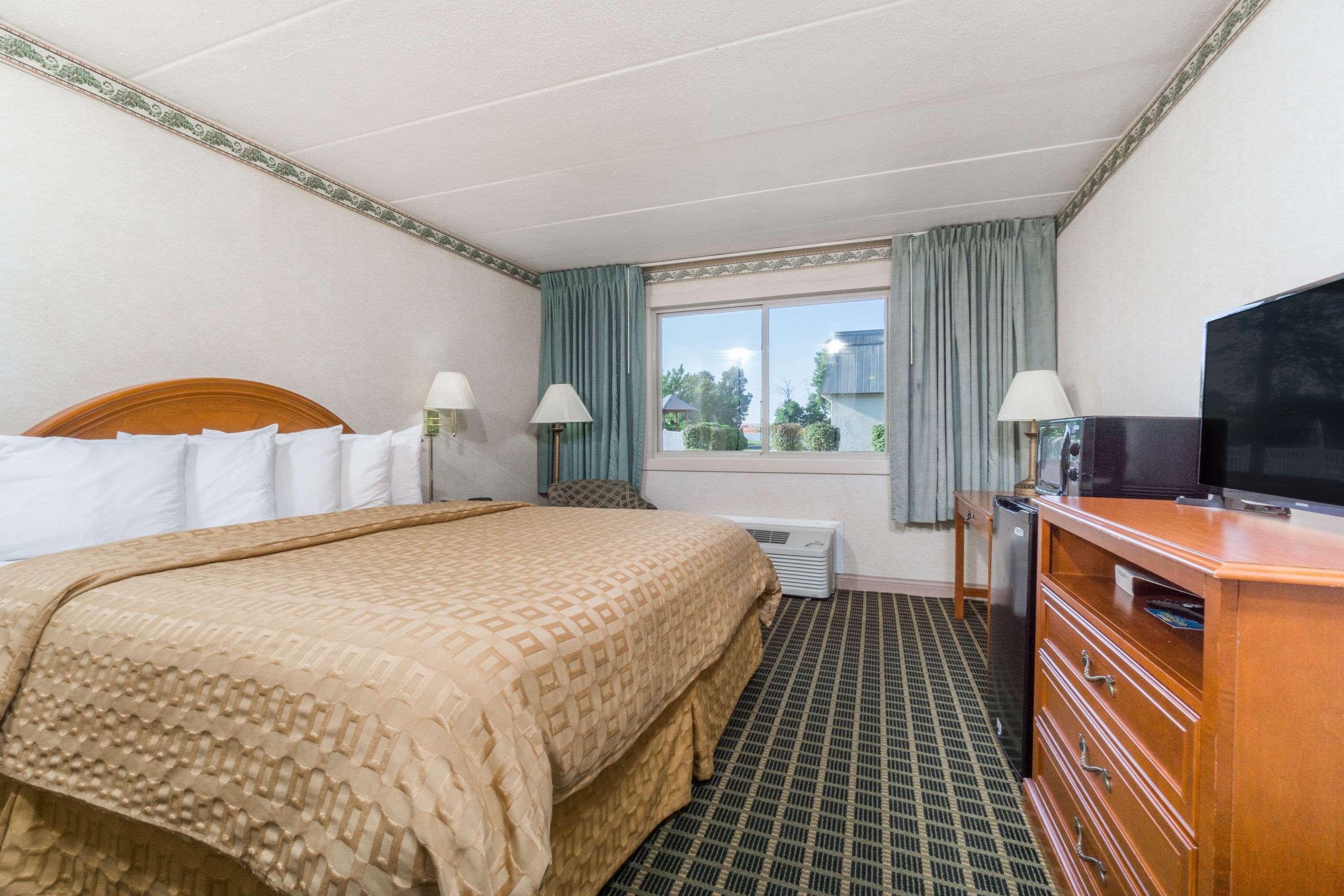 Days Inn By Wyndham Columbus East Airport Екстер'єр фото