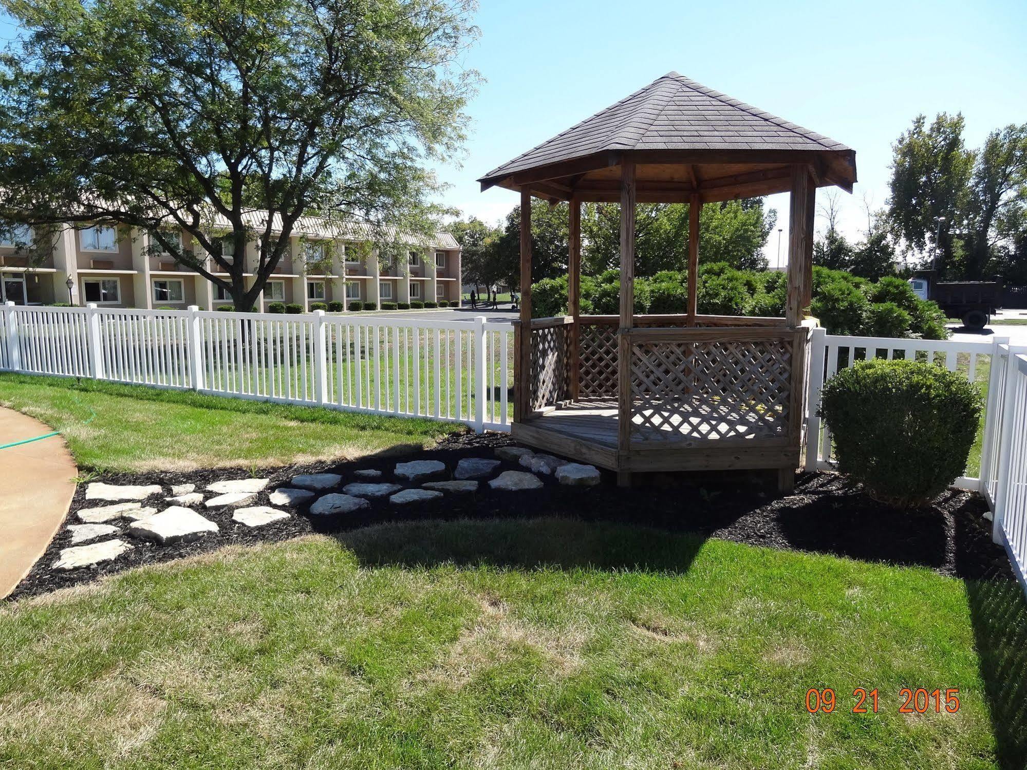 Days Inn By Wyndham Columbus East Airport Екстер'єр фото