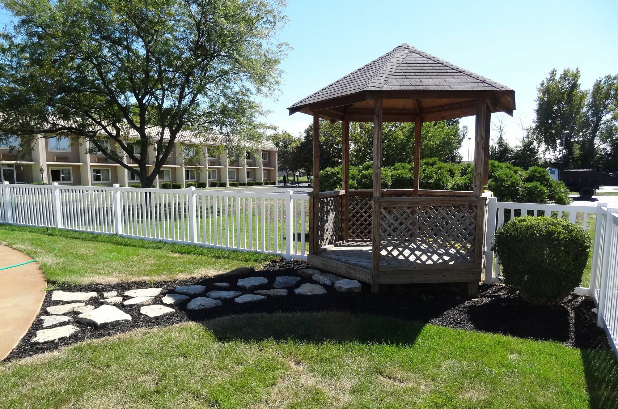 Days Inn By Wyndham Columbus East Airport Екстер'єр фото